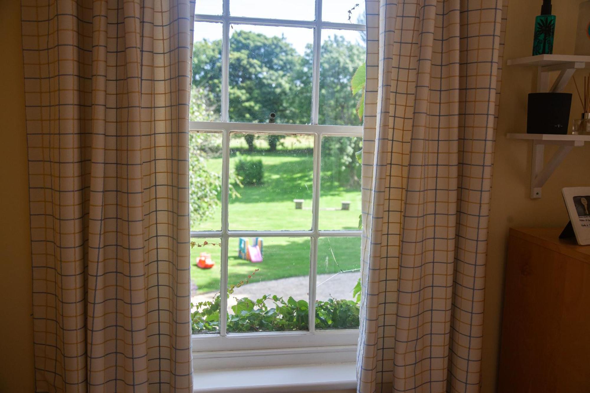 Clemenstone House B&B คาวบริดจ์ ภายนอก รูปภาพ