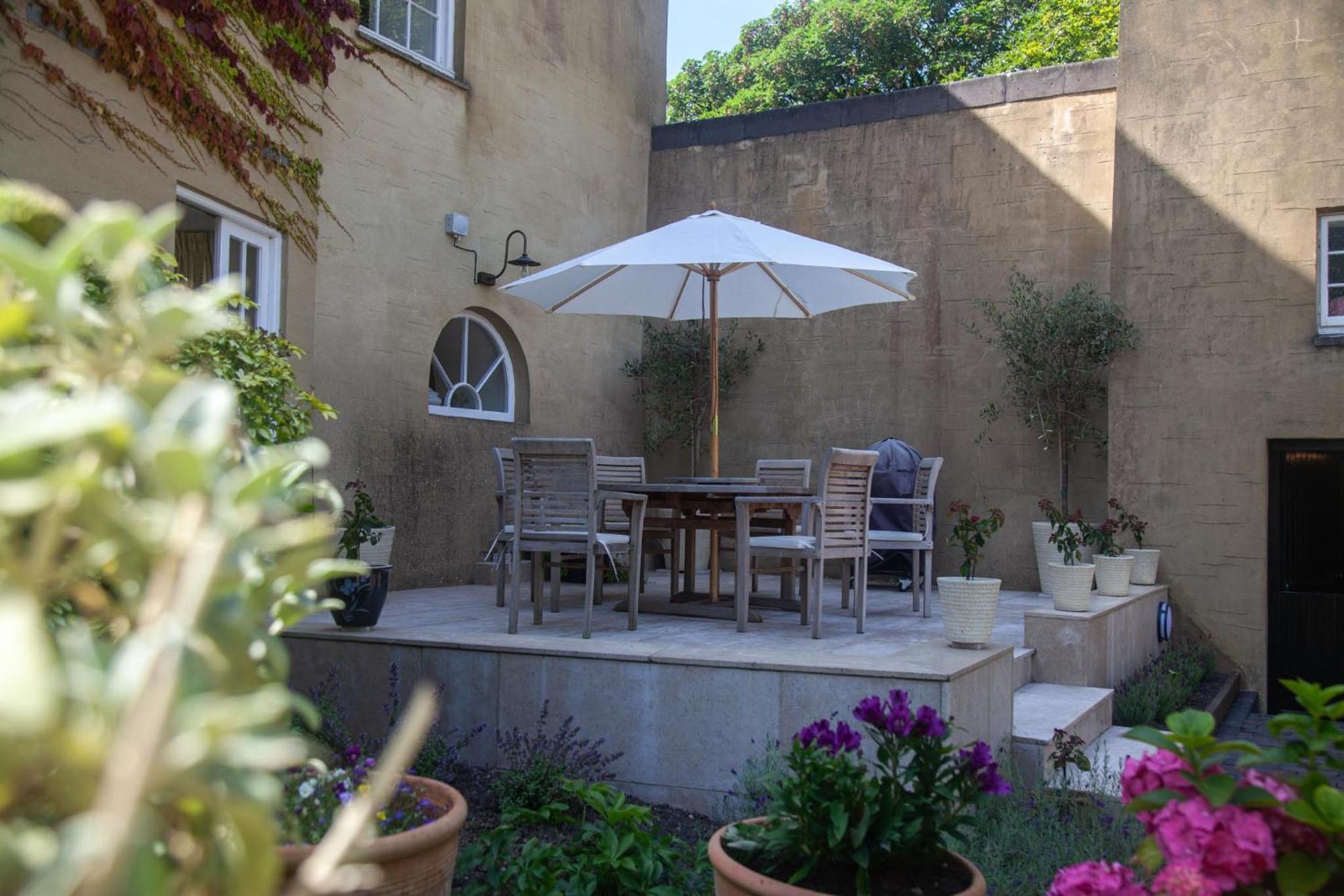 Clemenstone House B&B คาวบริดจ์ ภายนอก รูปภาพ