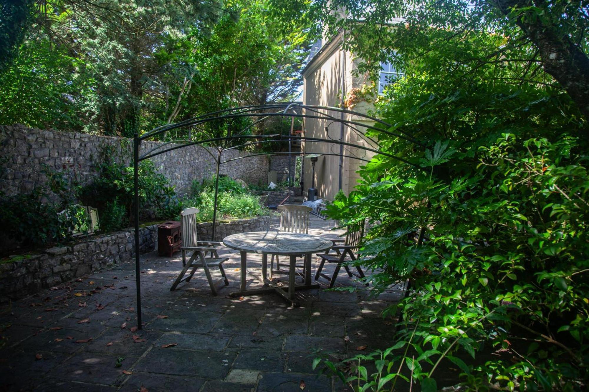 Clemenstone House B&B คาวบริดจ์ ภายนอก รูปภาพ